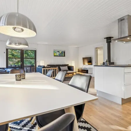 Siona - 500m From The Sea In Ne Jutland By Interhome * Hals