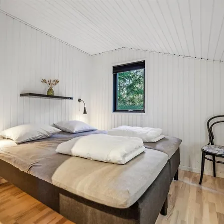 Siona - 500m From The Sea In Ne Jutland By Interhome * Hals